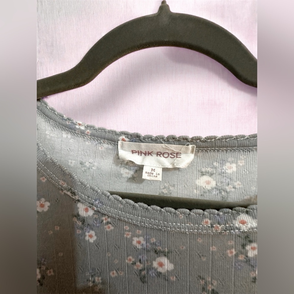 M Pink Rose Long Sleeve Pointelle Fitted floral shirt - Picture 3 of 4
